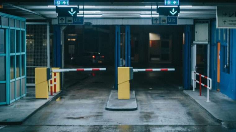 Gate access control Dallas parking garage entrance with license plate recognition camera